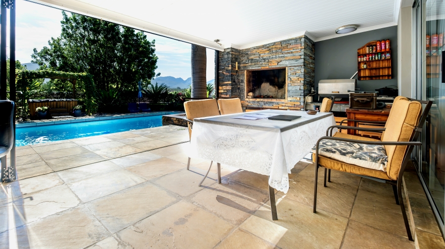 5 Bedroom Property for Sale in Denver Park Western Cape